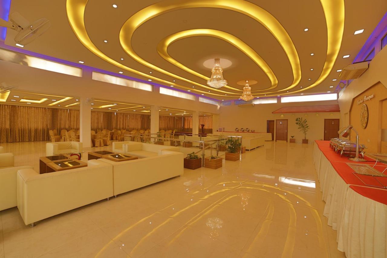 Hotel Harrison Palace Биратнагар Экстерьер фото