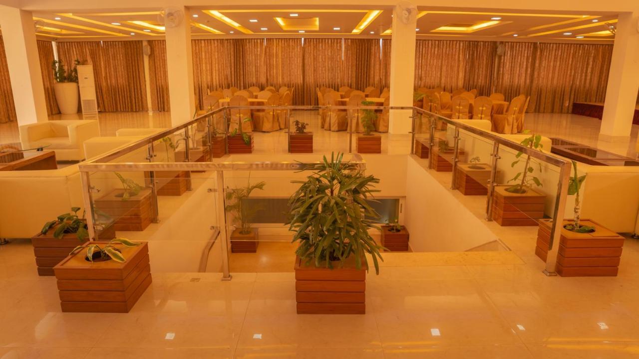 Hotel Harrison Palace Биратнагар Экстерьер фото